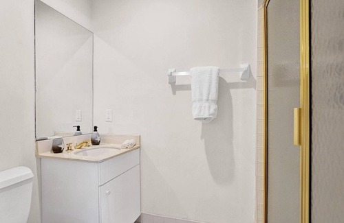 Survey Creek Villa | Spacious Villa Heated Pool. Golf Course, BBQ Games