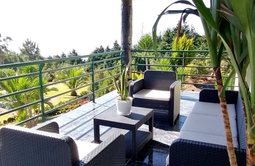 Santo da Serra House | Spacious Villa. Ideal for a Relaxing Holiday. Disinfection Measures in place.