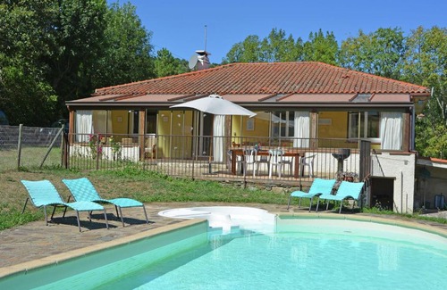 Saint-Marsal Villa | Spacious Villa in Saint Marsal with Swimming Pool
