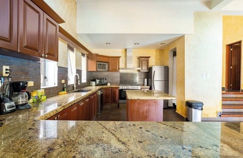 Playacar Zona Hotelera Villa | Spacious villa in Playa del Carmen with WiFi, AC, Parking, Private Pool