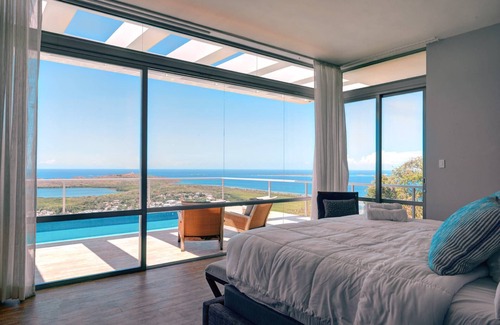 Cabezas Villa | Spacious Villa, Pool, Gorgeous Views, WIFI, Great for Groups & Families, close to Seven Seas Beach