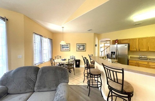 Tuscan Ridge Villa | Spacious Villa South Facing Pool 20 min to Disney