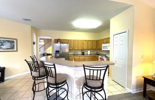Tuscan Ridge Villa | Spacious Villa South Facing Pool 20 min to Disney