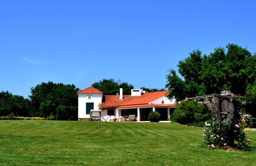 Sesimbra Villa | Spacious villa with pool and gardens, close to Sesimbra 40 Km South of Lisbon