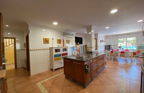 Serra Villa | Spacious villa with a large pool and BBQ area