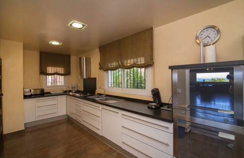 Siesta Villa | Spacious villa with amazing sea views . 150 meters from the beach