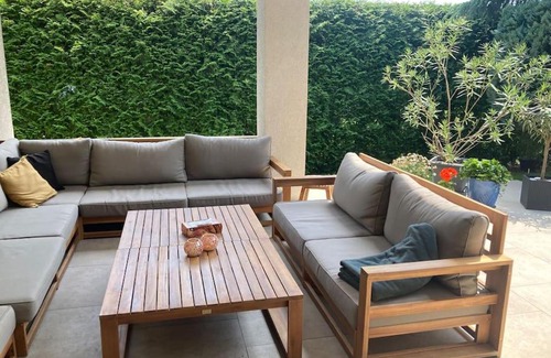 Cernosice Villa | Spacious villa with an outdoor pool in Černošice