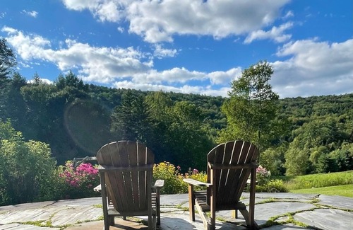 Moscow Villa | Spacious Villa with Beautiful Views and Great Energy!