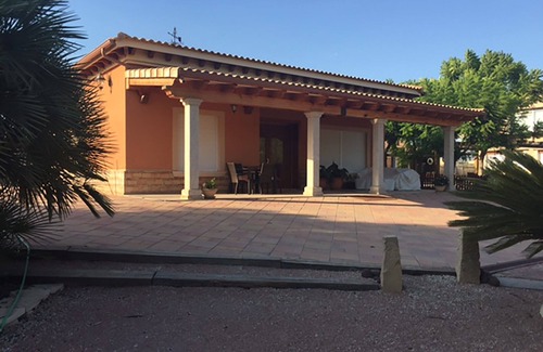 Librilla Villa | Spacious villa with pool and sports court