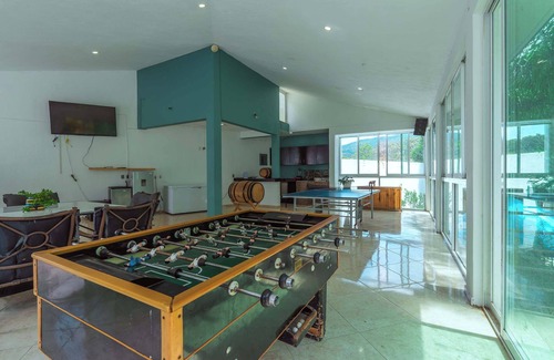 Zapopan Villa | Spacious Villa with Pool, Soccer and Cricket Field