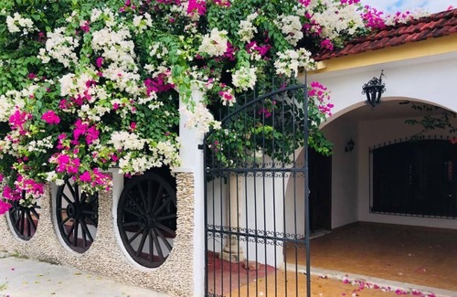 Centro Villa | Spacious Villa with Private Pool 5 Min to Downtown