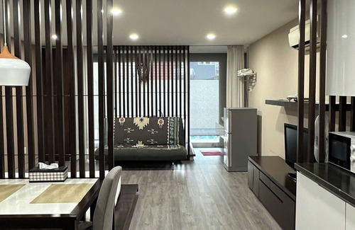 Phuong 8 Apartment | Spacious Apartment with Bathtub