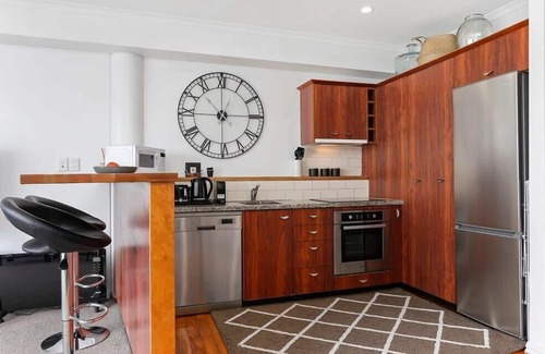 Auckland Central Business District Apartment | Spacious Water-front Apartment -Princes Wharf 2219