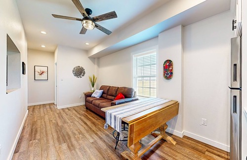 Freeport House | Spacious water view home full of nautical charm - balcony, grill, chef's kitchen