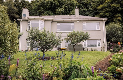 Loughbeg Villa | Spacious Waterfront 4 Bedroom Villa