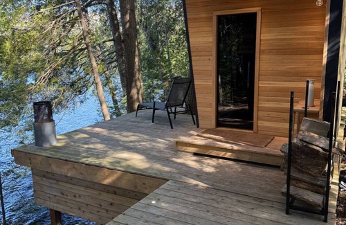 Faraday Cottage | Spacious Waterfront Cottage with Privacy and Stunning Views