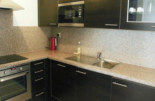 As Sifah Apartment | Spacious Waterfront Elegance