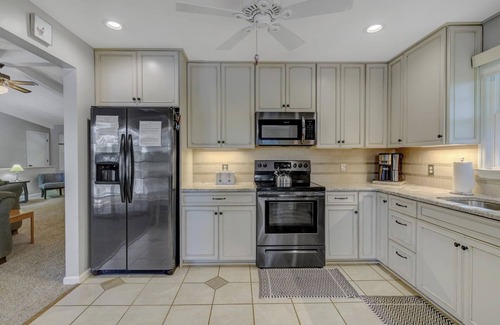 Goodview House | Spacious waterfront house w/deck, fire pit & grill, dog-friendly