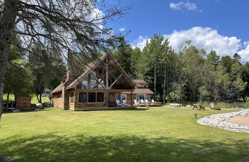 Hessel House | Spacious Waterfront Home in Hessel - Perfect for large families! Pet Friendly.