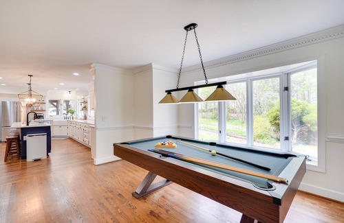 Leasburg House | Spacious Waterfront Hyco Lake Retreat w/Dock!