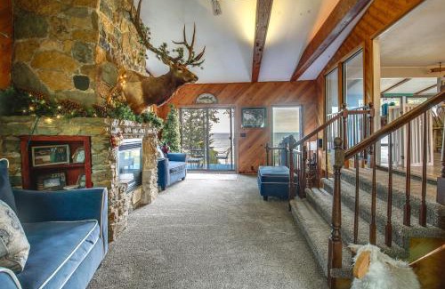 Green Bay House | Spacious Waterfront Retreat Near UW-Green Bay