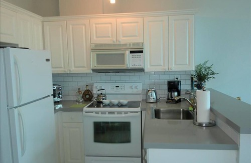 Mid Beach Condo | Spacious Waterfront One bedroom with 1.5 bathrooms