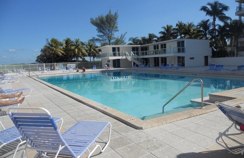 Mid Beach Condo | Spacious Waterfront One bedroom with 1.5 bathrooms