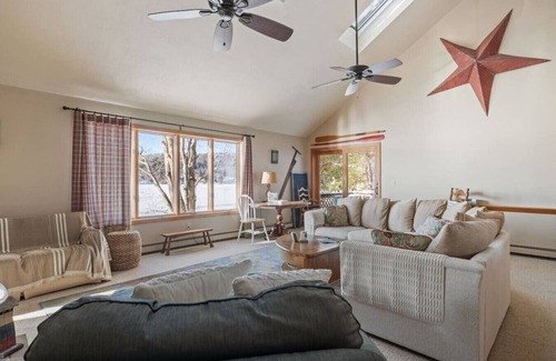 New Durham Apartment | Spacious Waterfront Retreat on Merrymeeting Lake!