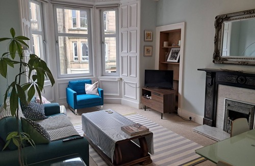 Merchiston Apartment | Spacious well located flat - perfect for group trips