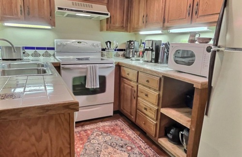 Arroyo Seco Condo | Spacious, Well Stocked Condo in the Foothills