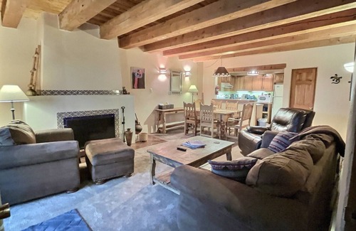 Arroyo Seco Condo | Spacious, Well Stocked Condo in the Foothills