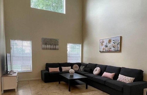 Westridge House | Spacious Westridge Pool Home 5 bedroom