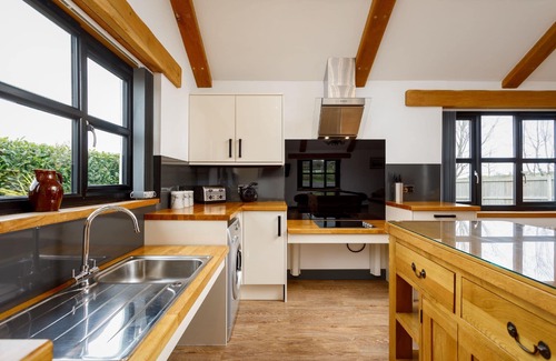 Penhallow Cottage | Spacious Wheelchair Accessible 2 Bedroom Cottage with Hot Tub