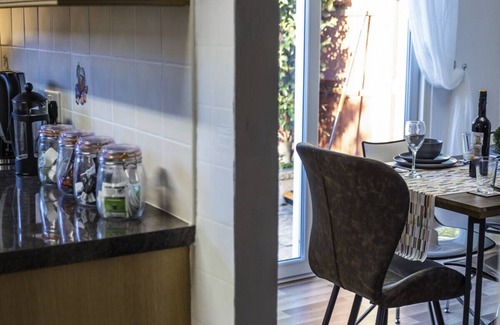 Telford House | Spacious White House with parking, garden, Wi-Fi