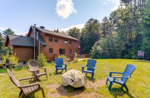 Wilmington House | Spacious Wilmington Cabin Walk to Lake