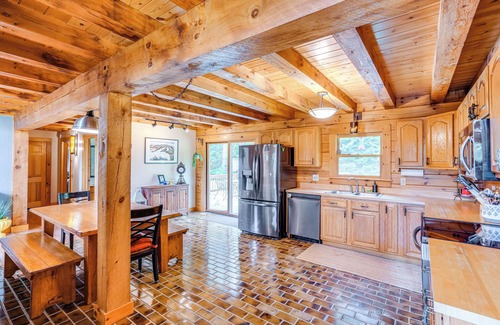 Wilmington Cabin | Spacious Wilmington Cabin: Walk to Lake