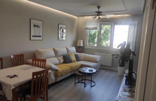 Bilbao la Vieja Apartment | Spacious with free parking in Old Town-Casco Viejo