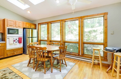 Woodbury House | Spacious Woodbury Home w/Pool + Hot Tub!