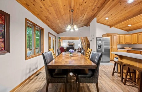 Cleveland Cabin | Spacious, Wooded views near HELEN and Dahlonega