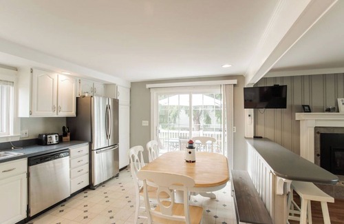 York Harbor House | Spacious Yard, Quick Stroll to Long Sands Beach!