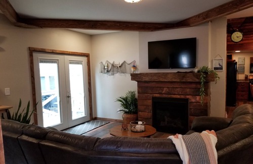 Clear Lake House | Spacious yet cozy, newly remodeled home steps away from the Surf Ballroom.