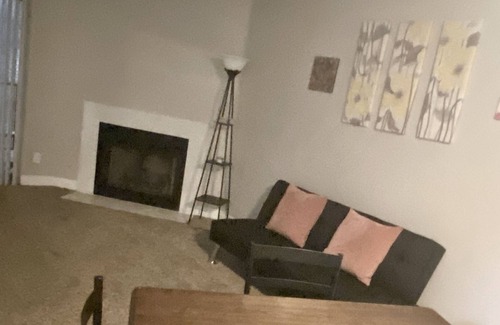 Las Vegas Apartment | Spacious1bedroom w/fire place
