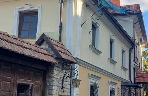 Kamenets-Podol'skiy House | Spadok