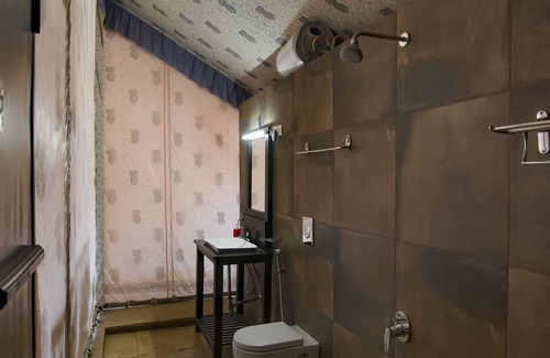 Alwand Hotel | Spandan Holiday Homes