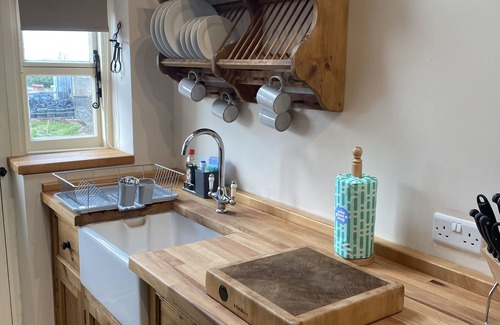 Stoke-sub-Hamdon Cottage | Spaniel Cottage with views to Ham Hill Country Park