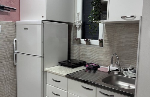 Nis Apartment | SpaNISH 3n-charming 1-bedroom apartment in fabulous Niš with AC, WiFi, jacuzzi