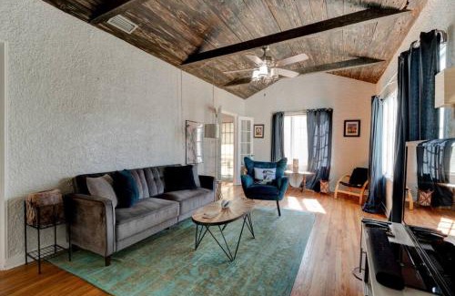 Kingston House | Spanish Beach Bungalow MainHouse