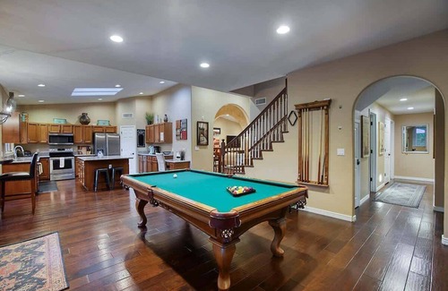 Paradise Park Vista House | Spanish Bella Summary