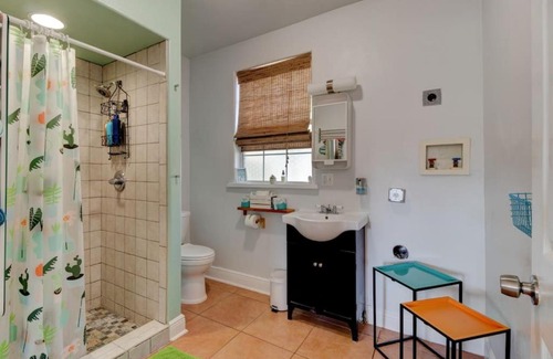 Kingston House | Spanish Bungalow Guest House