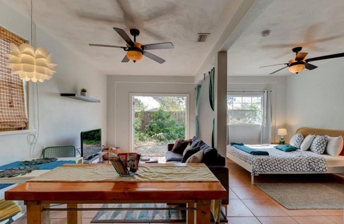 Kingston House | Spanish Bungalow Guest House